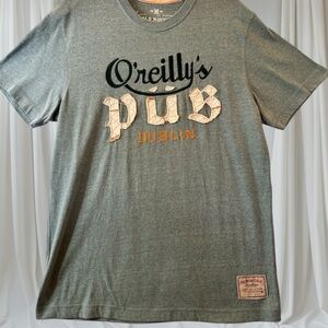 Old Navy Green O'Reilly's Pub Tee size Medium.